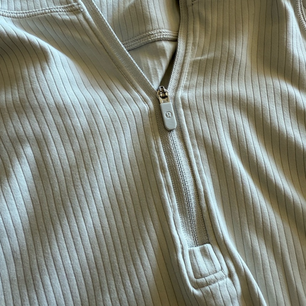 It's Rulu Ribbed Cropped Half Zip - Picture 3 of 8